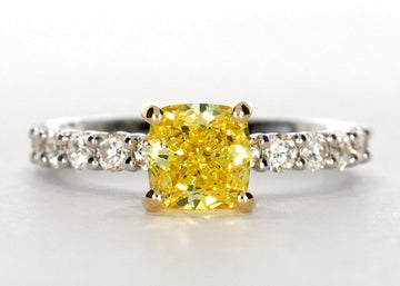 The Twist Pavé Ring