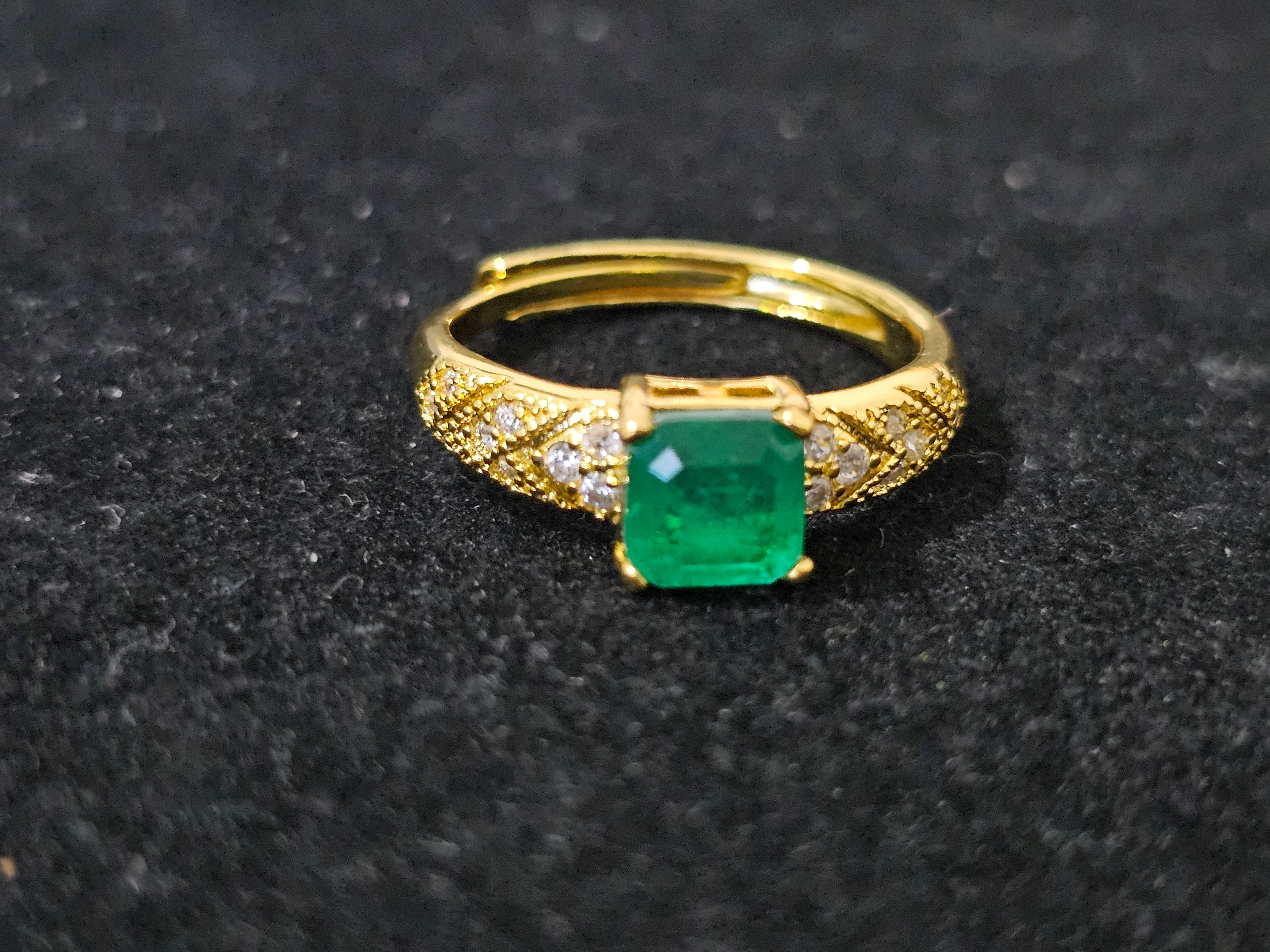 Emerald Gemstone & White Crystal Ring – 18K Gold Plated (Adjustable Size J–S)
