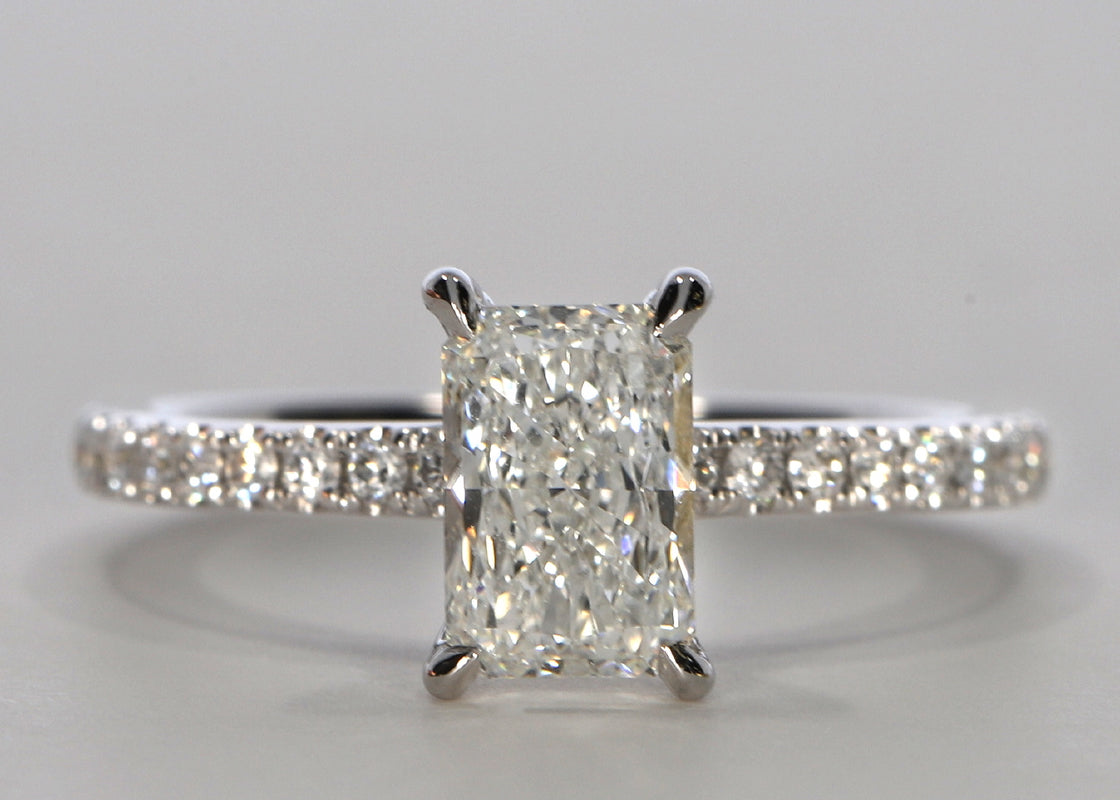 Aria ring in White Gold set with a Radiant 1.01ctct. F - Strong White VVS2 - Diamond.