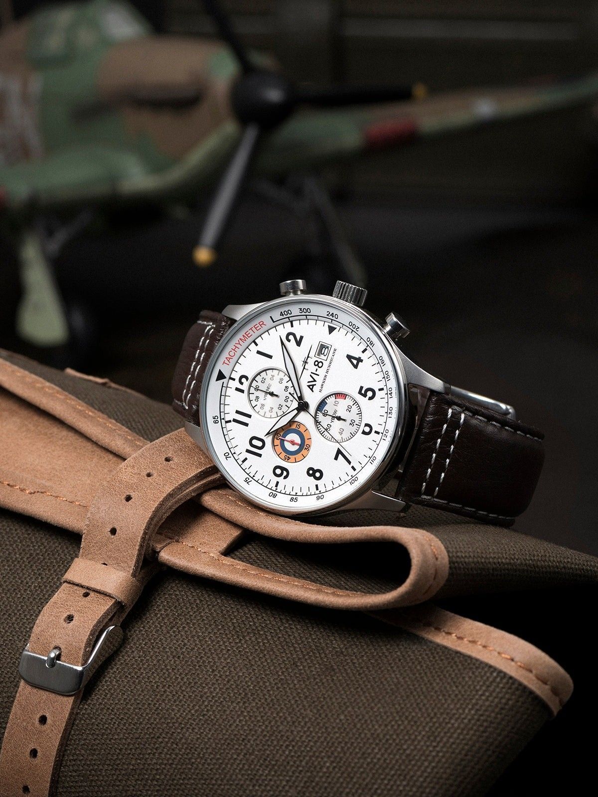 AVI-8 Hawker Hurricane Classic Chronograph Classic White Dial Quartz AV-4011-01 Men's Watch