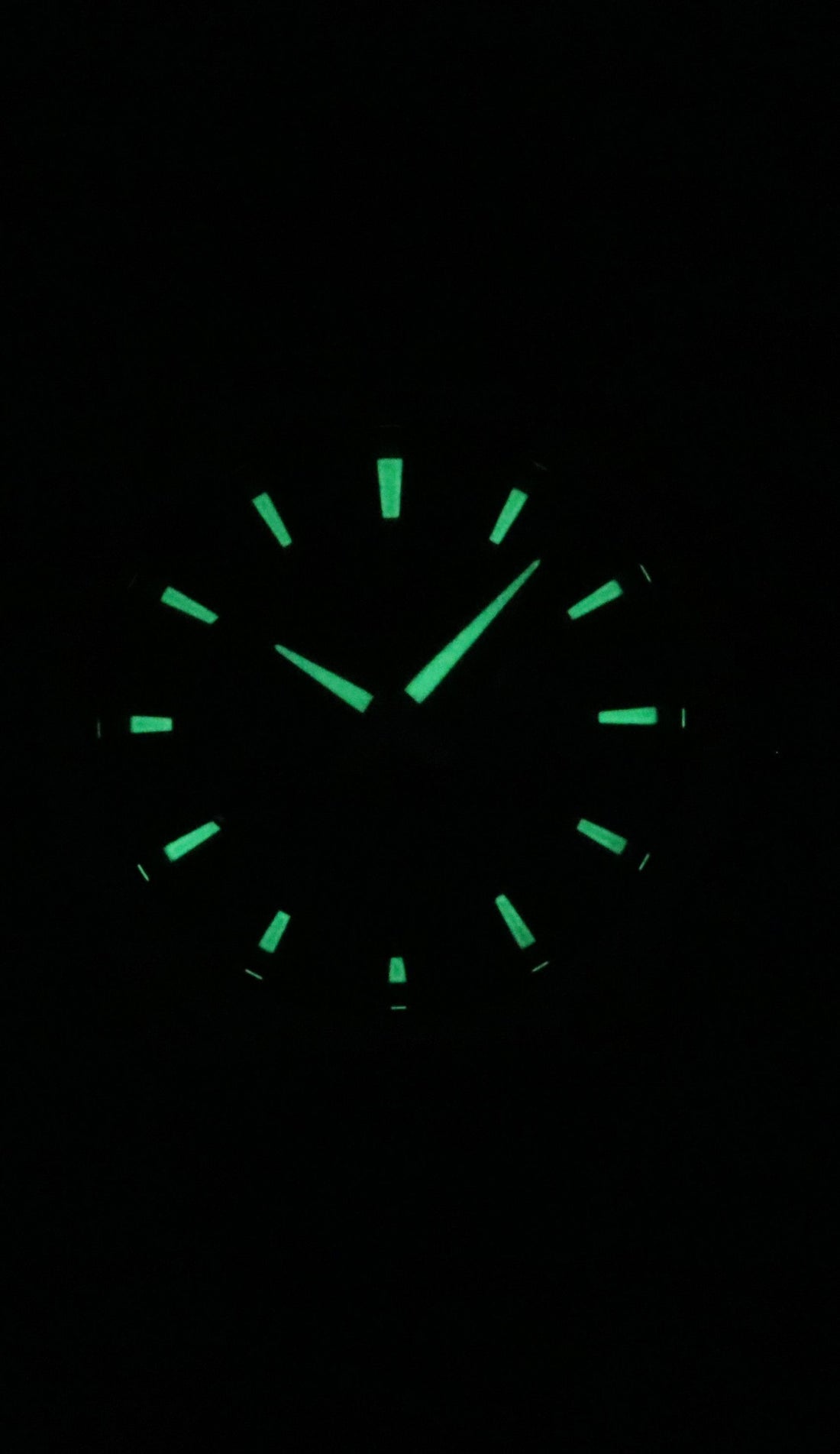Casio Edifice Slim Line Analog Chronograph Stainless Steel Green Dial Solar EFS-S570D-3A 100M Men's Watch