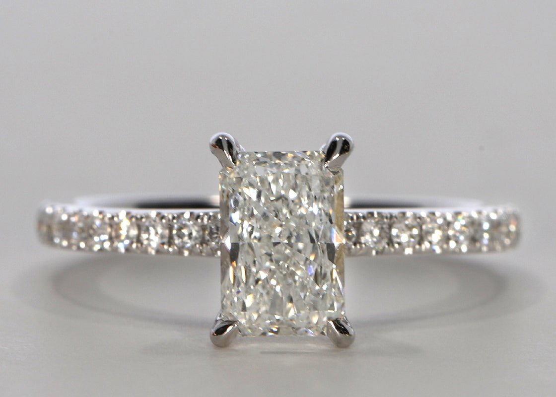 Aria ring in White Gold set with a Radiant 1.01ctct. F - Strong White VVS2 - Diamond. - Prestige Stones
