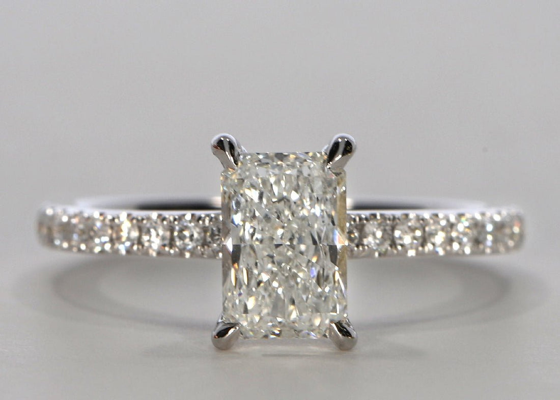 Aria ring in White Gold set with a Radiant 1.01ctct. F - Strong White VVS2 - Diamond. - Prestige Stones