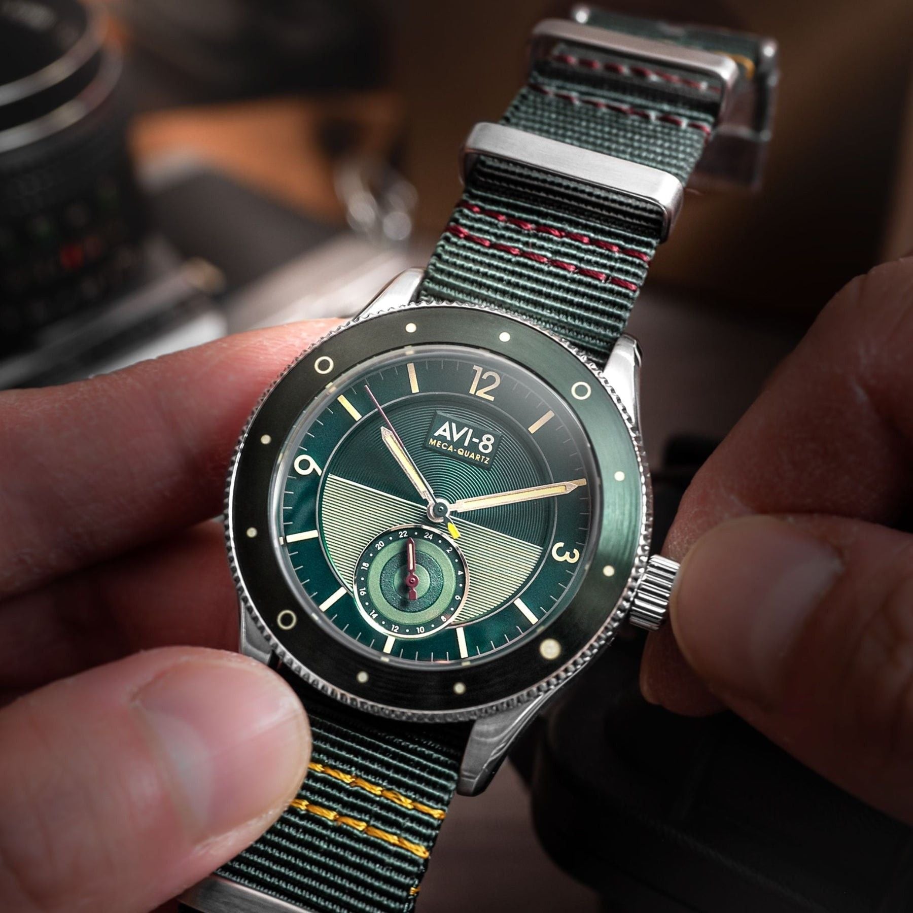 AVI - 8 Flyboy Airmaster Sector Meca - Quartz Vert Green Nylon Strap Green Dial AV - 4112 - 02 Men's Watch - Prestige Stones