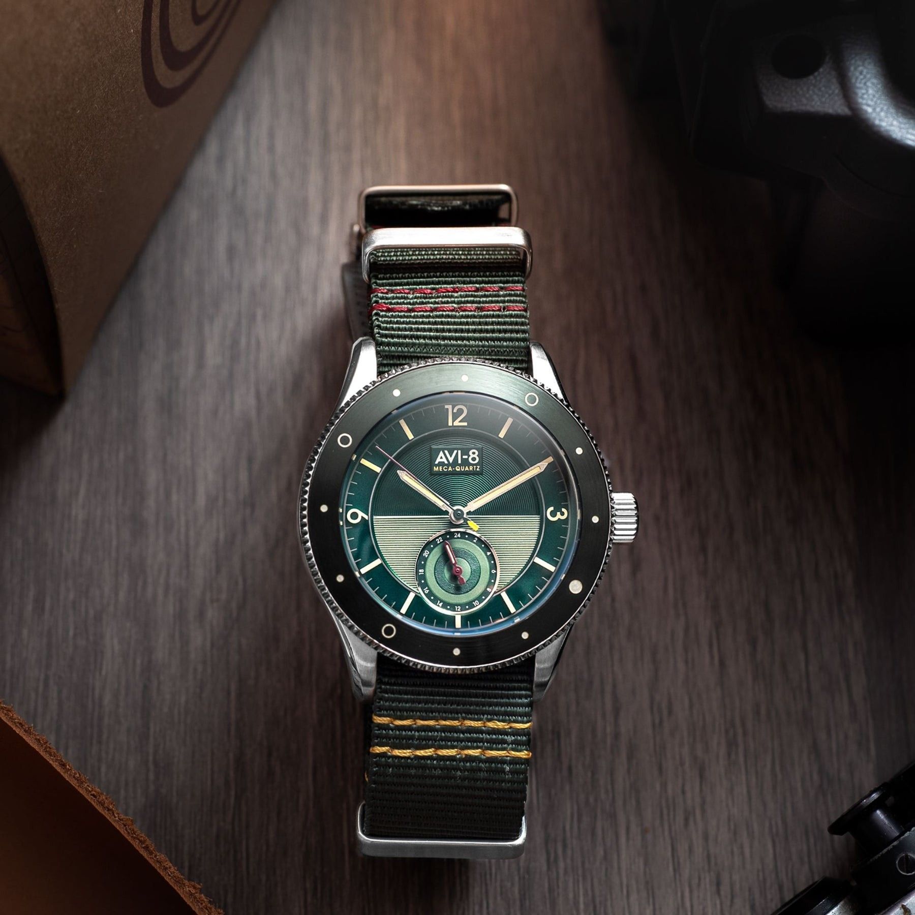 AVI - 8 Flyboy Airmaster Sector Meca - Quartz Vert Green Nylon Strap Green Dial AV - 4112 - 02 Men's Watch - Prestige Stones