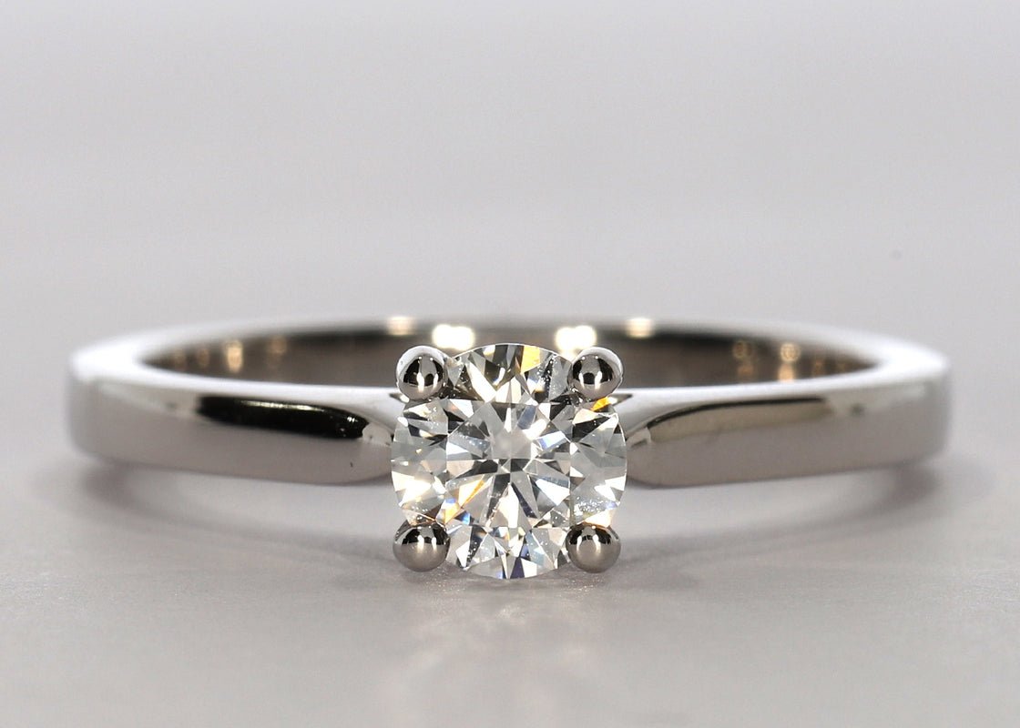 Contour ring in White Gold set - Round 0.52ct D - Perfectly White VVS1 - Lab - grown Diamond. A stylish 2.2mm band that tapers which accentuates the beauty and size of the diamond. - Prestige Stones