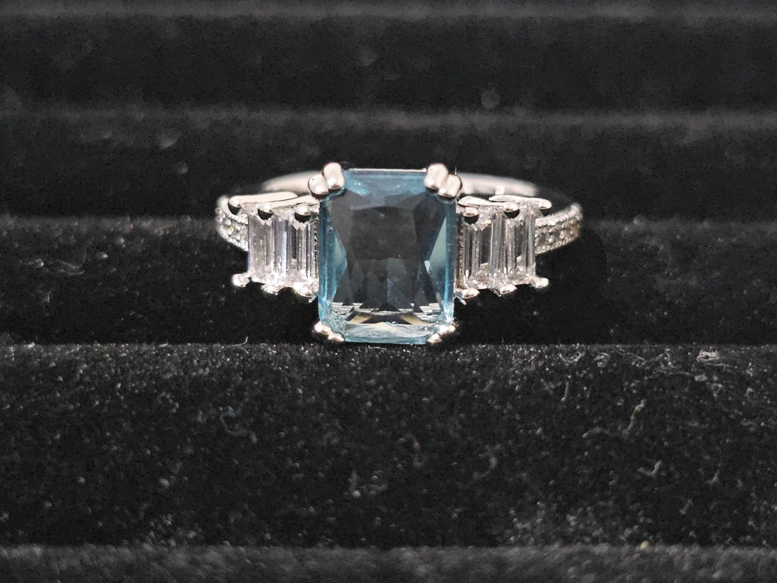 Elegant blue cubic zirconia ring – timeless design for weddings, engagements, anniversaries, or special gifts