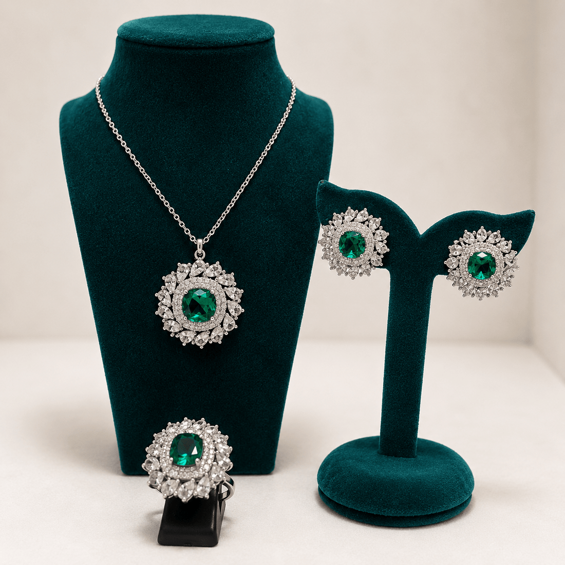 Emerald Royale Luxury Jewellery Set - Prestige Stones