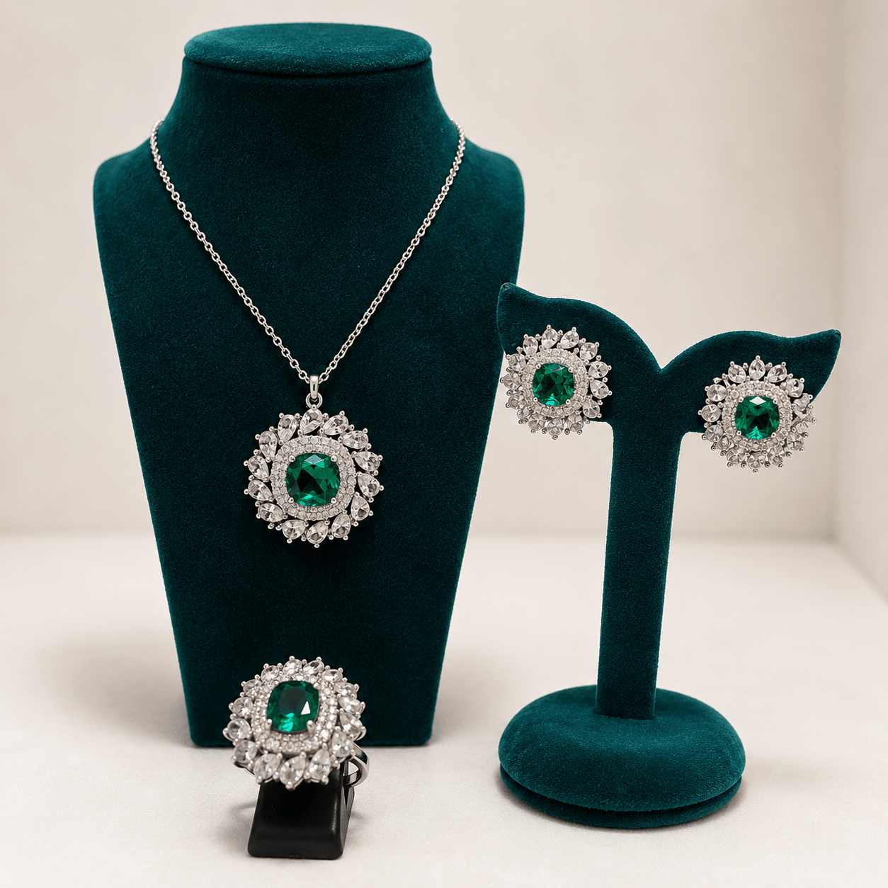 Emerald Royale Luxury Jewellery Set - Prestige Stones