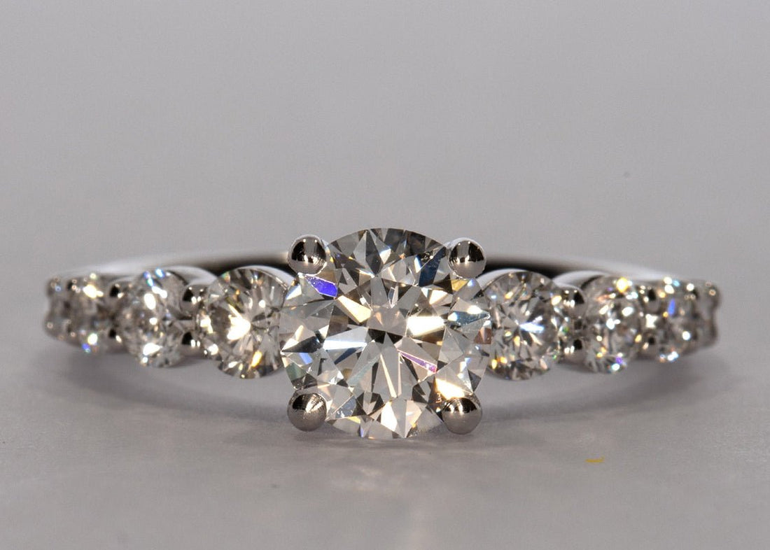 Lyra ring in White Gold set with a Round 1.00ct D - Perfectly White VVS1 - Lab - grown Diamond. - Prestige Stones