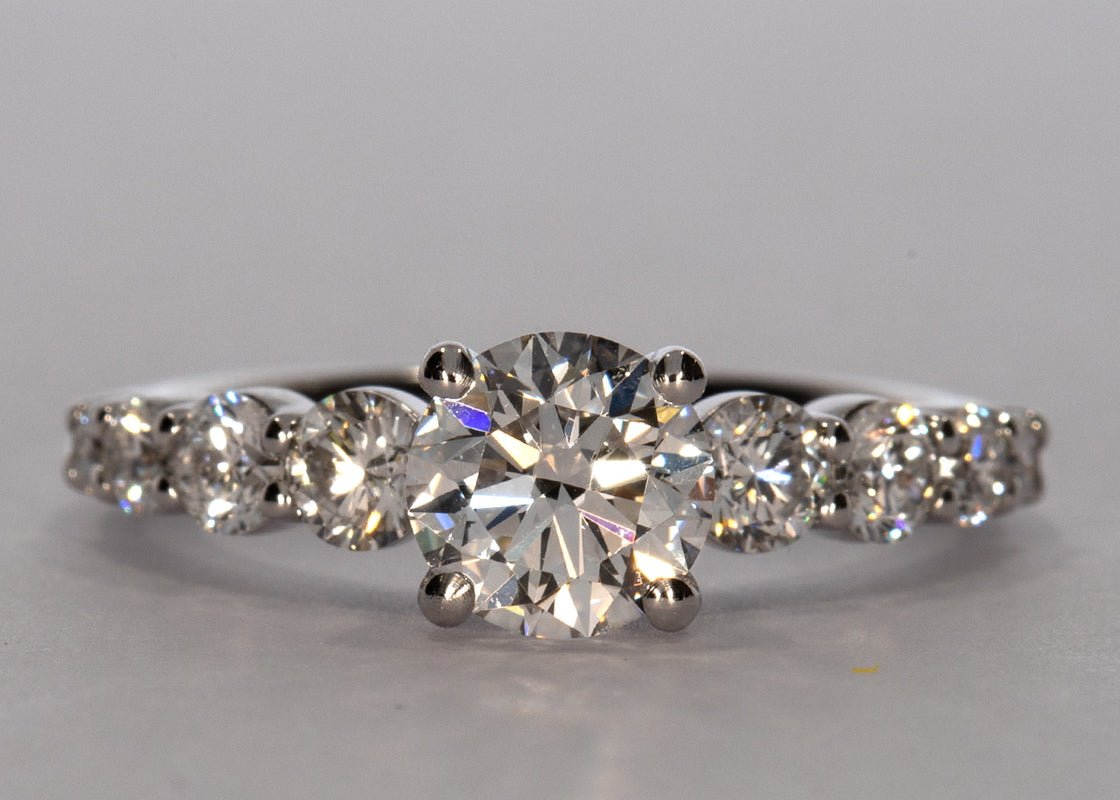 Lyra ring in White Gold set with a Round 1.00ct D - Perfectly White VVS1 - Lab - grown Diamond. - Prestige Stones