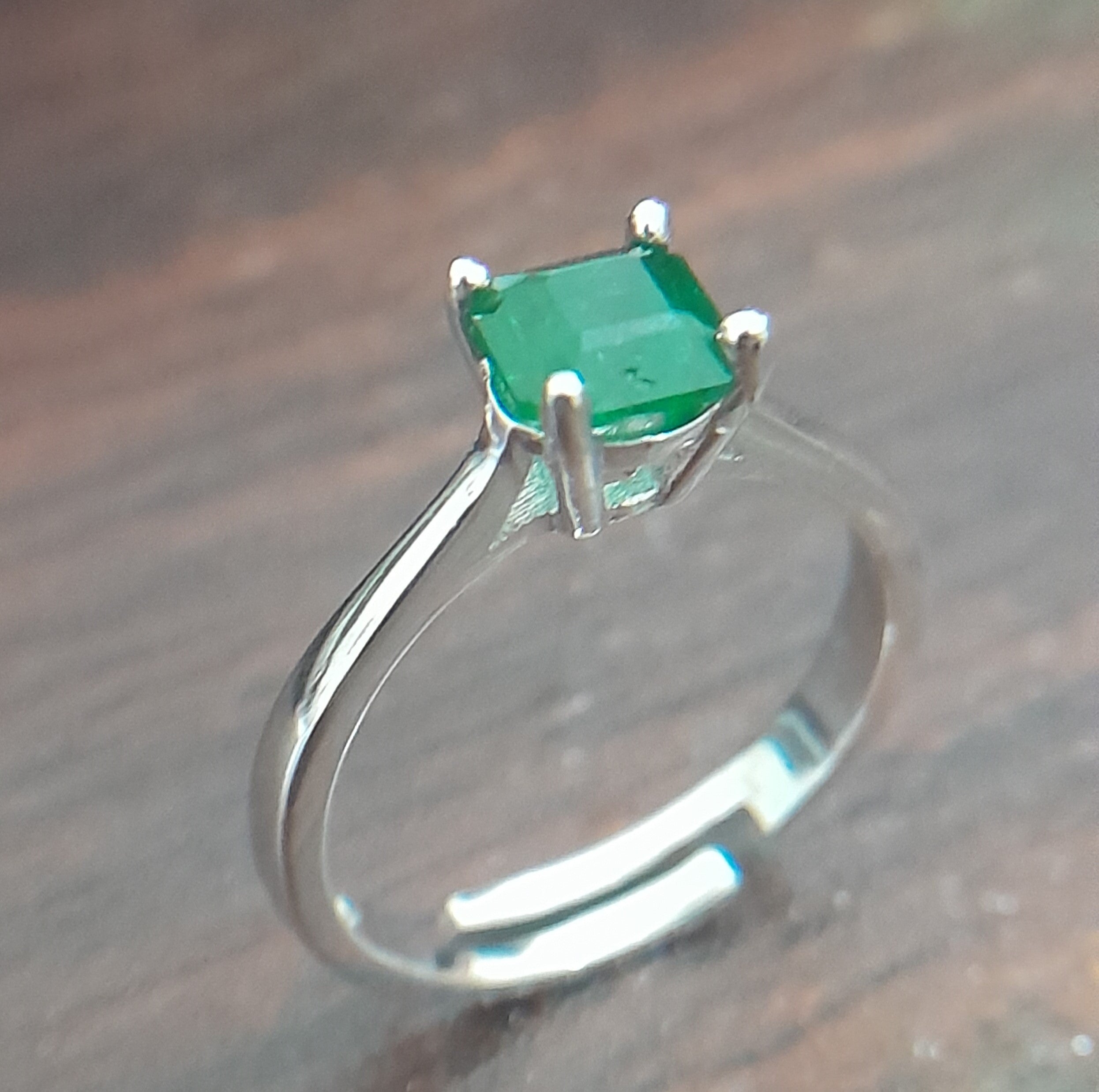 Natural Swat Emerald 0.80ct Asscher Cut Prong Set Adjustable Silver Ring – VS Clarity (UK Size N) - Prestige Stones