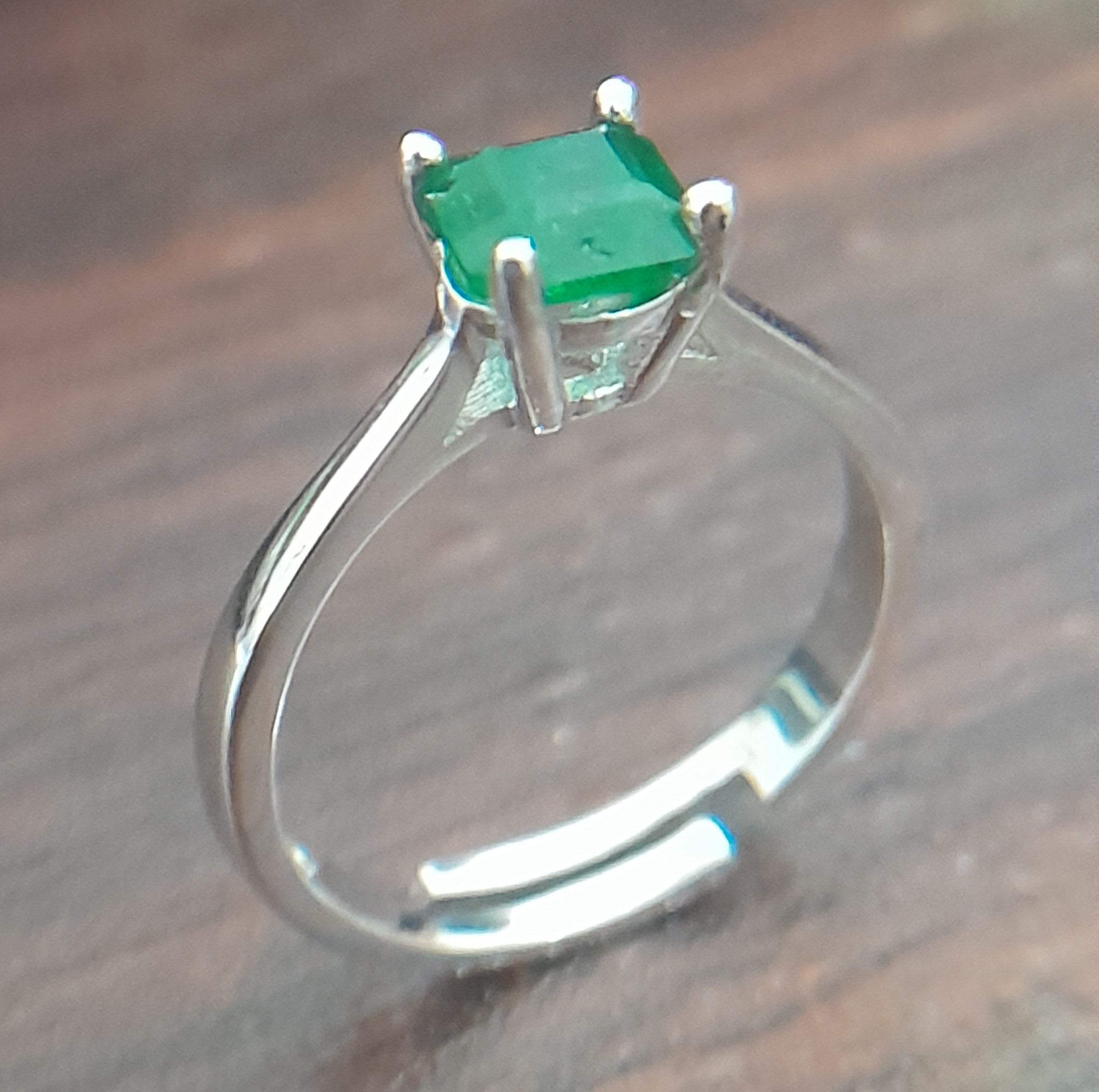 Natural Swat Emerald 0.80ct Asscher Cut Prong Set Adjustable Silver Ring – VS Clarity (UK Size N) - Prestige Stones