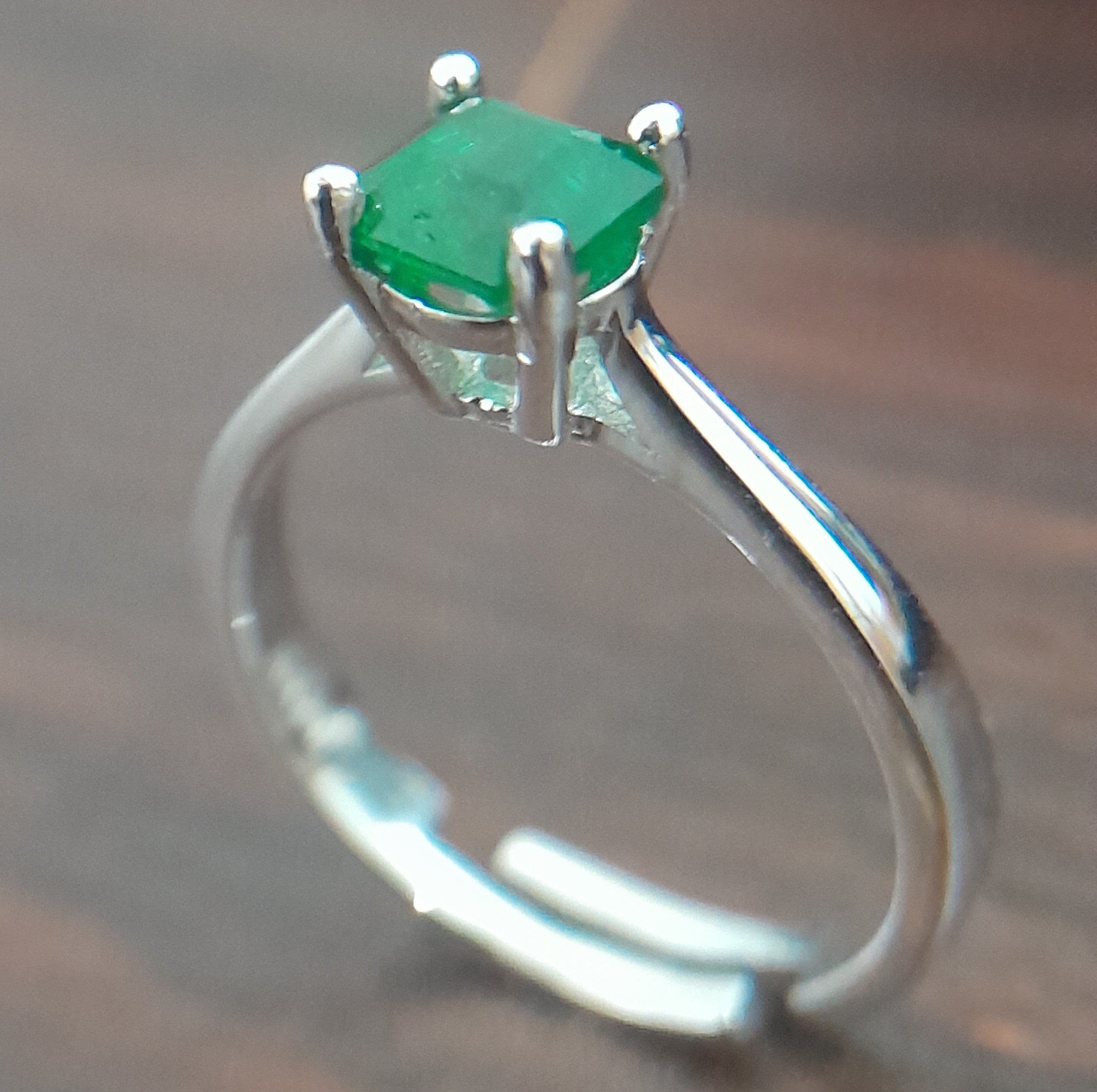 Natural Swat Emerald 0.80ct Asscher Cut Prong Set Adjustable Silver Ring – VS Clarity (UK Size N) - Prestige Stones