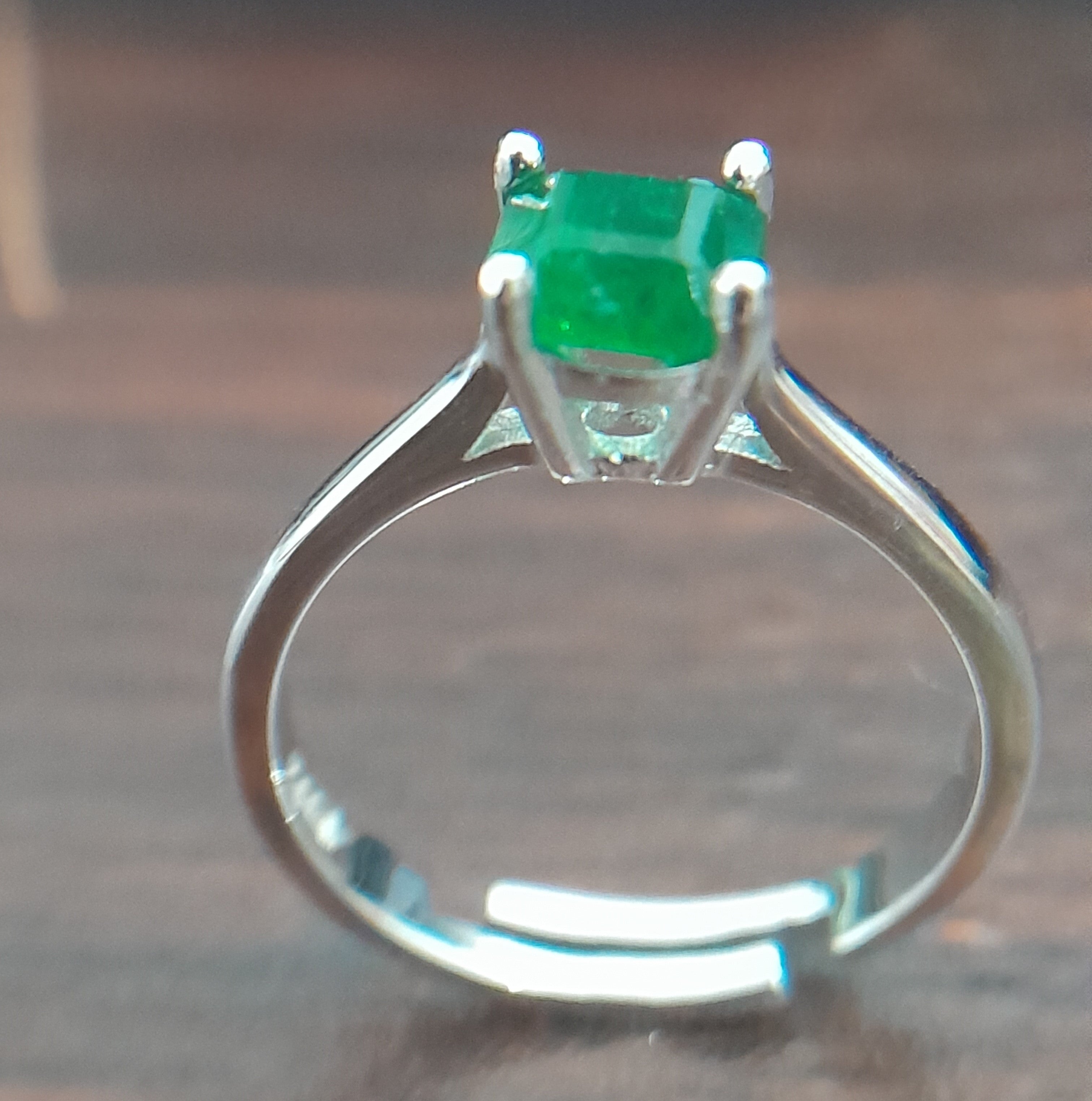 Natural Swat Emerald 0.80ct Asscher Cut Prong Set Adjustable Silver Ring – VS Clarity (UK Size N) - Prestige Stones