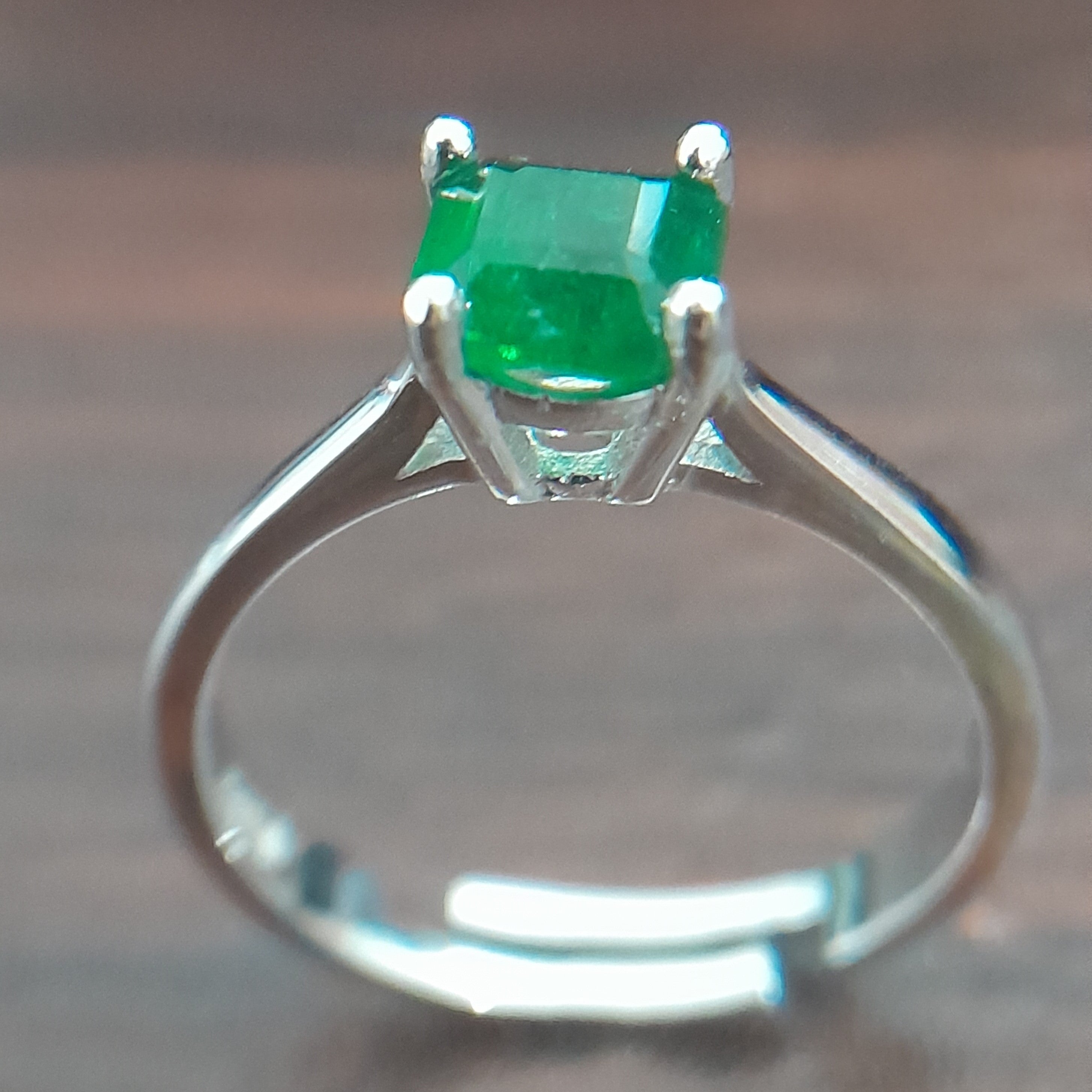 Natural Swat Emerald 0.80ct Asscher Cut Prong Set Adjustable Silver Ring – VS Clarity (UK Size N) - Prestige Stones