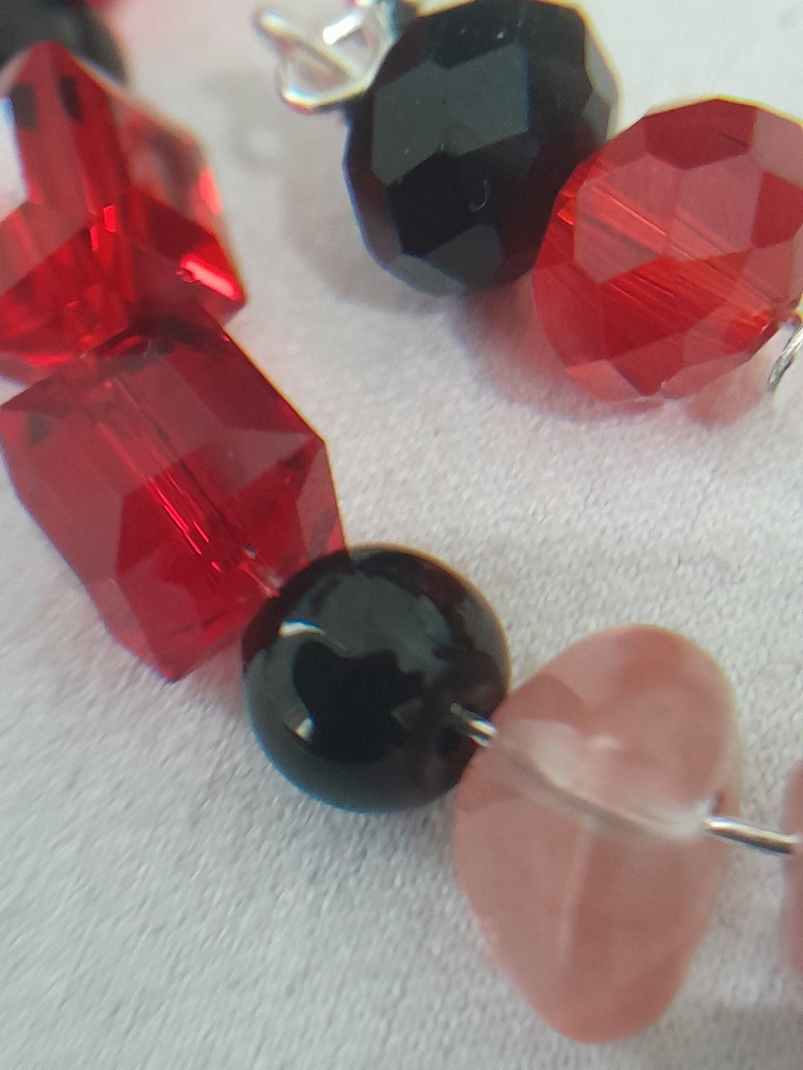 Red & Black Beaded Bracelet and Earring Set - Prestige Stones