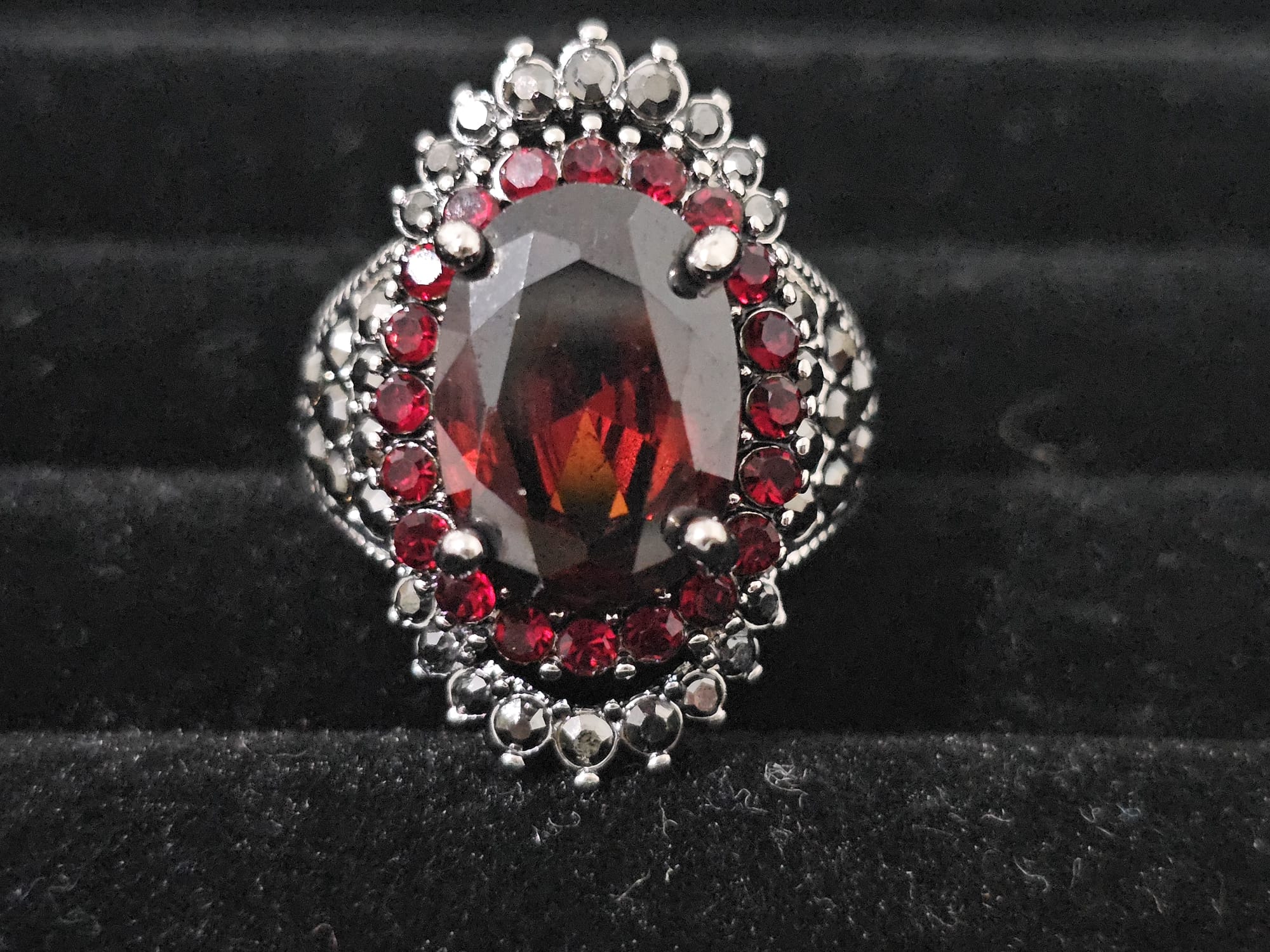 Red Gemstone Ring - Eastern Europe - American Exaggerated Fashion Luxury Ring - Prestige Stones
