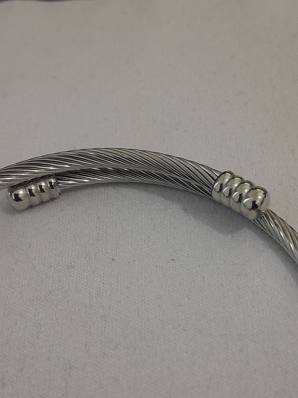 Silver - Tone Cable Bangle with Multicolour Heart Wreath Charm - Prestige Stones